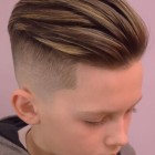 Divatos frizurák fiúknak 2023
