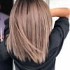 Divatos hajvágás hosszú haj 2022