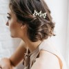 Frizurák egy esküvői rövid hajra 2022