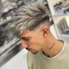 Divatos férfi frizurák 2022 ifjúság