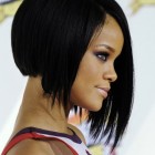 Rihanna frizurája