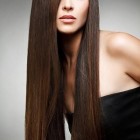 Frizurák egyenes hosszú haj