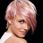 Rózsaszín frizura