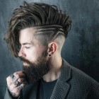 Férfi frizurák rövid borotvált oldalak