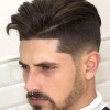 Borotvált oldalak férfi frizurák