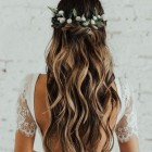 Esküvői frizurák félhosszú haj